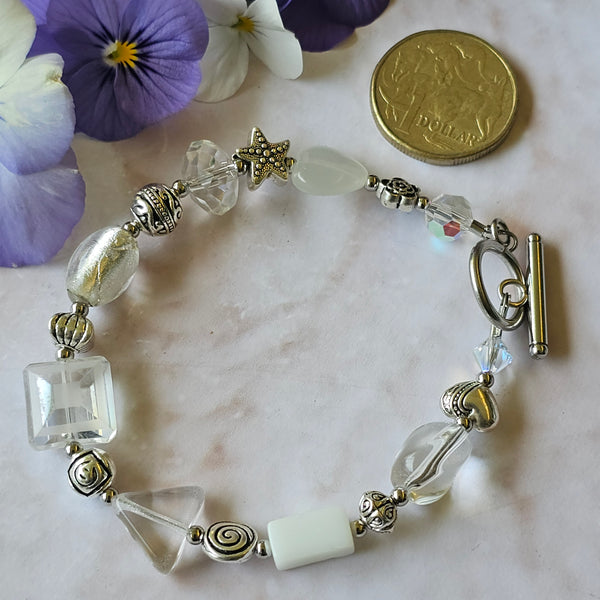 White/Clear  Bracelet 22.5cm