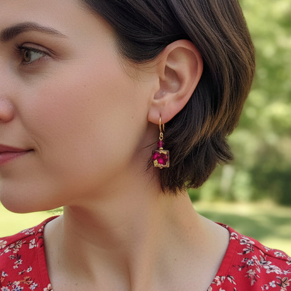 Exposed Gold Square Earrings