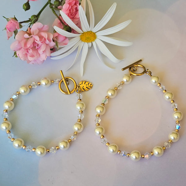 Cream Pearl Bracelet in Gold